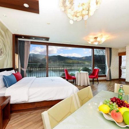 Moonlight Blue Pension Gapyeong Eksteriør billede
