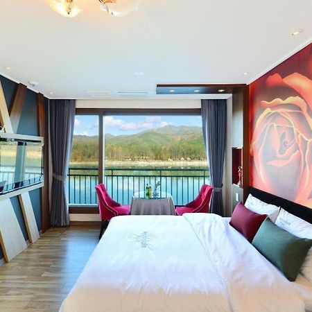 Moonlight Blue Pension Gapyeong Eksteriør billede