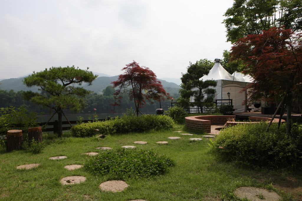 Moonlight Blue Pension Gapyeong Eksteriør billede