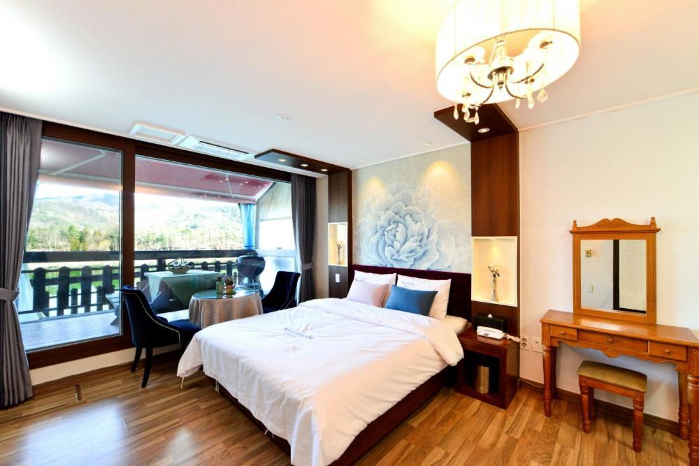 Moonlight Blue Pension Gapyeong Eksteriør billede