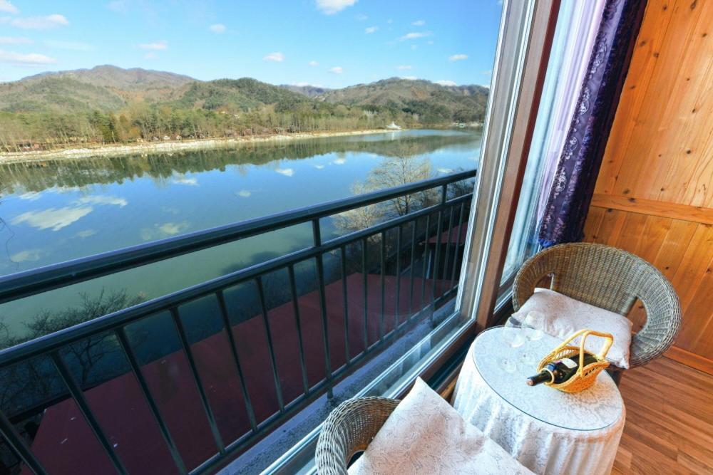 Moonlight Blue Pension Gapyeong Eksteriør billede