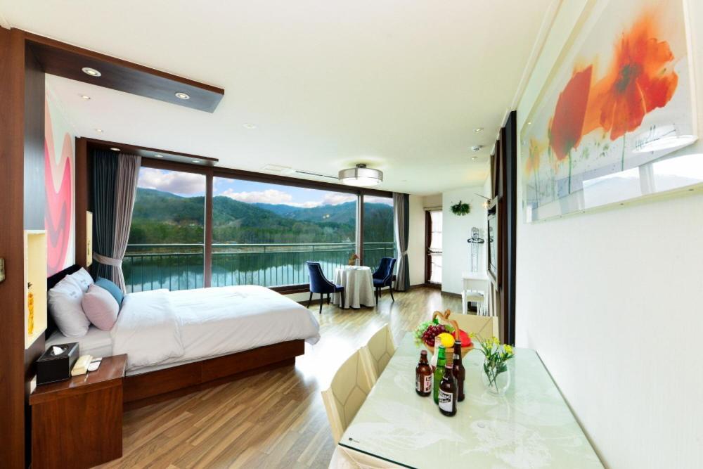 Moonlight Blue Pension Gapyeong Eksteriør billede