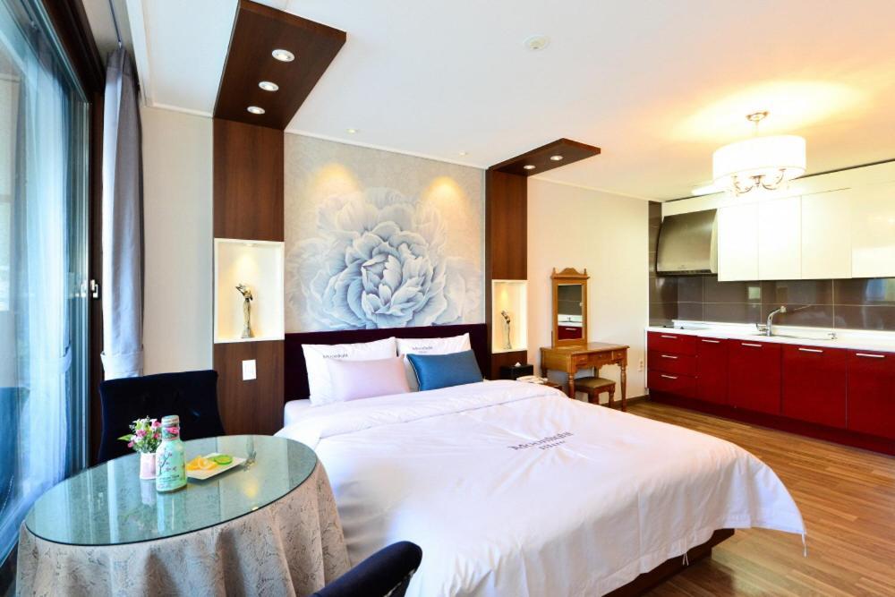 Moonlight Blue Pension Gapyeong Eksteriør billede