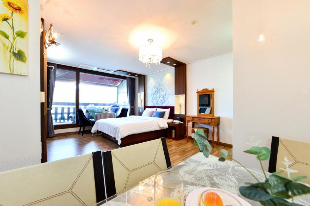Moonlight Blue Pension Gapyeong Eksteriør billede