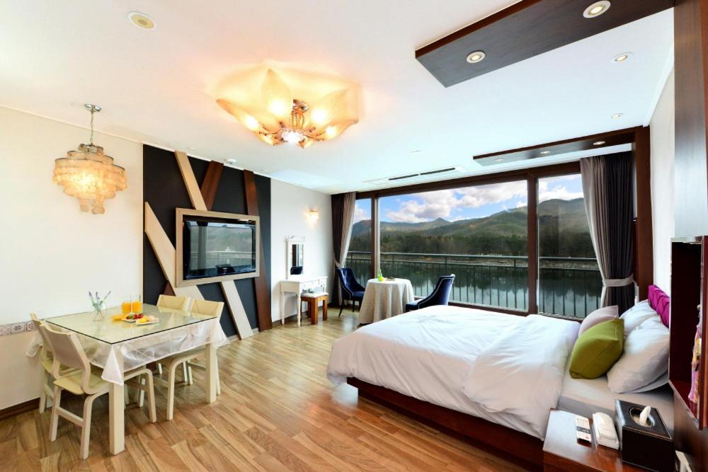 Moonlight Blue Pension Gapyeong Eksteriør billede