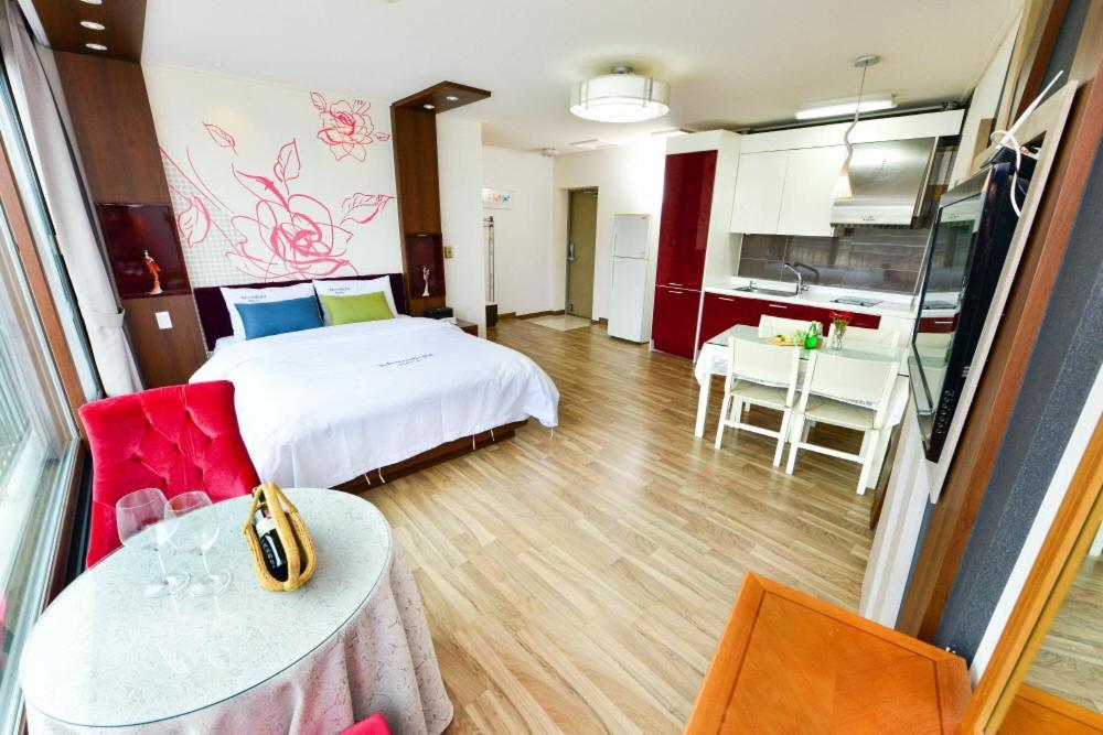 Moonlight Blue Pension Gapyeong Eksteriør billede