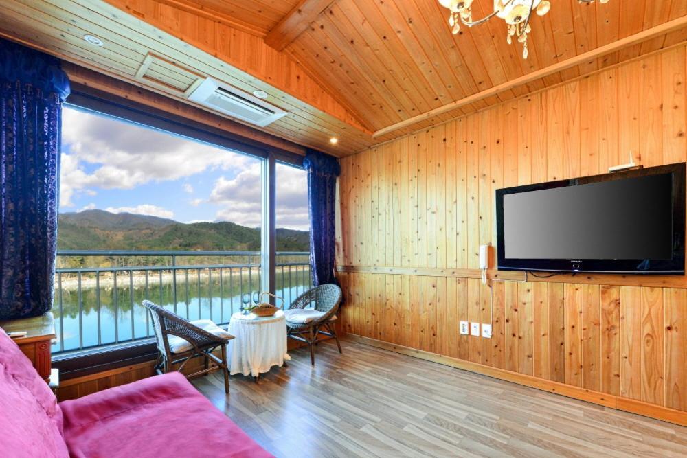 Moonlight Blue Pension Gapyeong Eksteriør billede