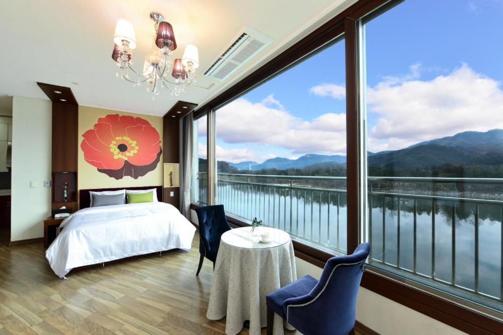 Moonlight Blue Pension Gapyeong Eksteriør billede