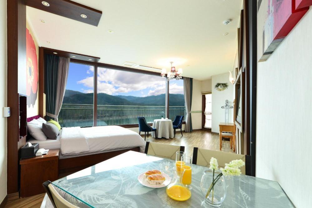 Moonlight Blue Pension Gapyeong Eksteriør billede